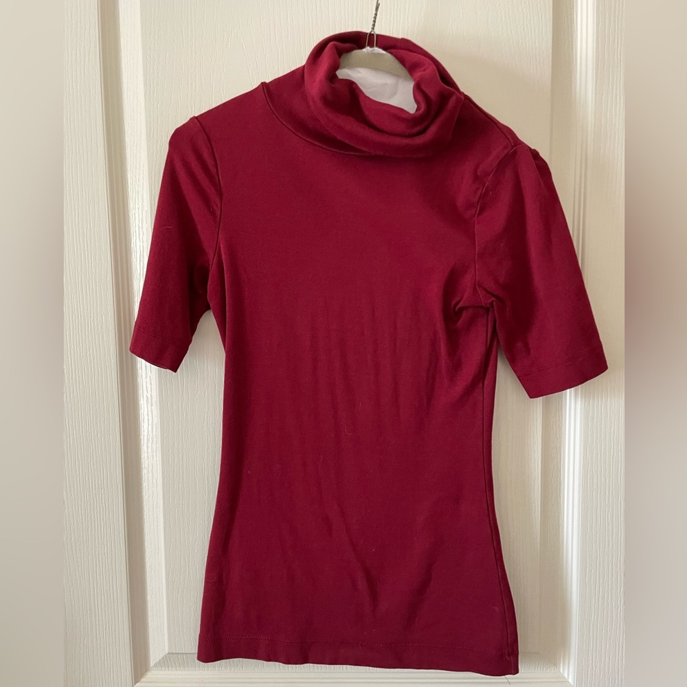 Mossimo dark red short sleeve turtleneck